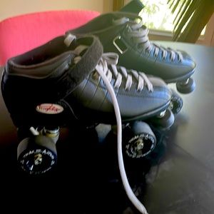 Riedell Quad skates practically brand new! Size 8